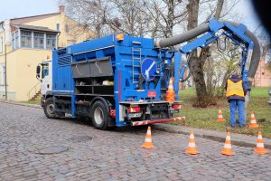 truck for pumping septic tank